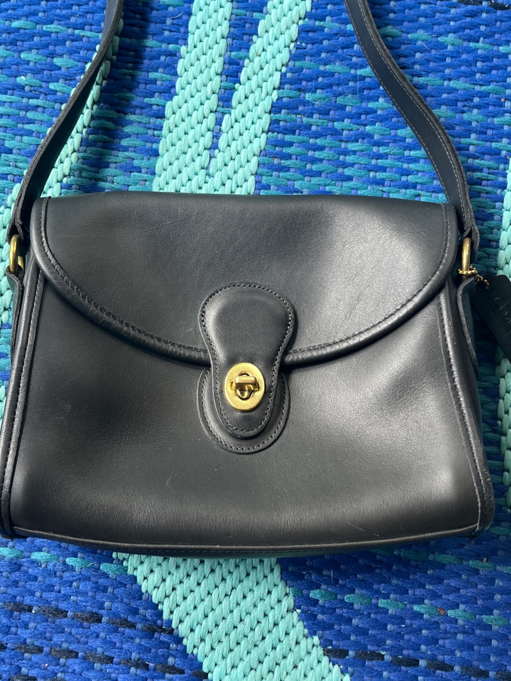 Vintage Coach Black Leather Crossbody with Gold Turn-Lock - Picture 8 of 8